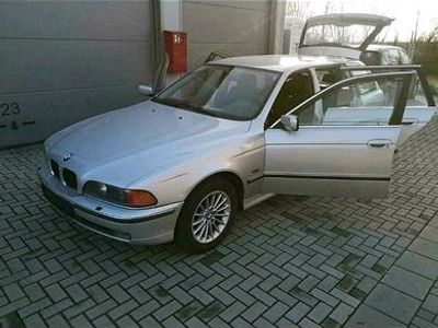 BMW 523