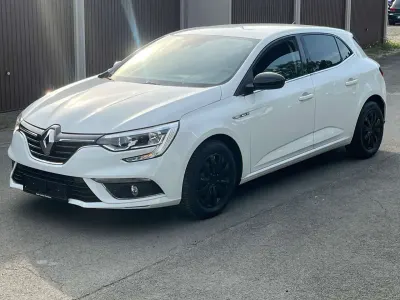 Gebraucht Renault Mégane LIMITED 132 PS (97 kW) 2018 Gletscherweiss Kleinwagen