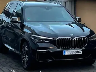 Gebraucht BMW X5 M50 Sport Line 530 PS (389 kW) 2023 Schwarz SUV