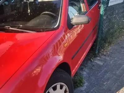 Gebraucht VW Golf III Basis 75 PS (55 kW) 1998 Rot Limousine
