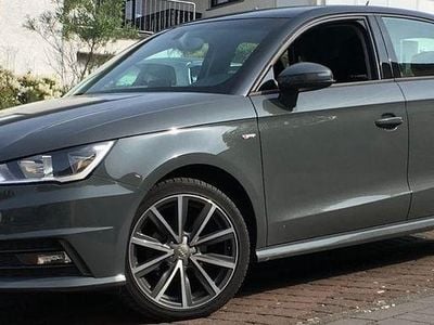 Grau Gebraucht 2016 Audi A1 Sportback S-Line Kleinwagen | 11.900 € (Fairer Preis)