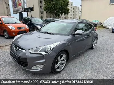 Gebraucht Hyundai Veloster Style 140 PS (102 kW) 2011 Silber Kleinwagen