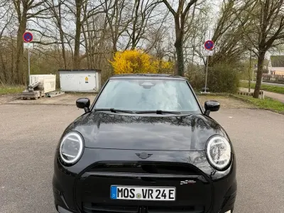 Gebraucht Mini Cooper SE 159 kW (217 PS) 2025 Schwarz Kleinwagen