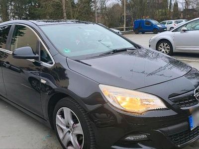 Schwarz Gebraucht 2012 Opel Astra Limousine | 4.100 € (Fairer Preis)