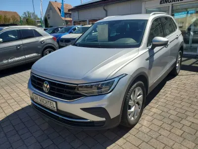 Gebraucht VW Tiguan Life 150 PS (110 kW) 2023 Silber SUV