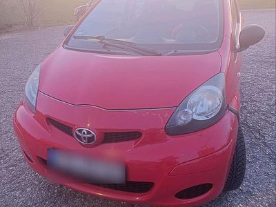 Gebraucht Toyota Aygo 68 PS (50 kW) 2009 Rot Kleinwagen