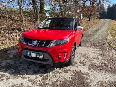 Gebraucht Suzuki Vitara 140 PS (102 kW) 2018 Rot SUV