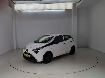 Gebraucht Toyota Aygo 72 PS (52 kW) 2021 Weiß Kleinwagen