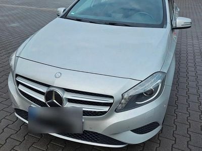 Gebraucht Mercedes A200 156 PS (114 kW) 2014 Silber Kleinwagen