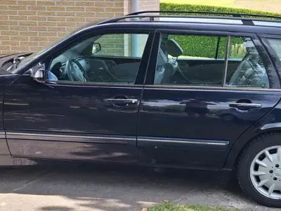 Gebraucht Mercedes 240 170 PS (125 kW) 2001 Blau Kombi