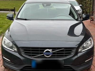 Gebraucht Volvo V60 120 PS (88 kW) 2016 Grau Kombi
