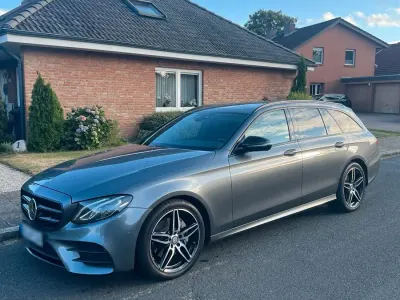 Gebraucht Mercedes E220 AMG line 194 PS (142 kW) 2016 Grau Kombi