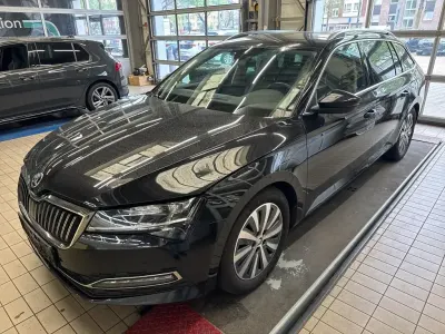 Gebraucht Skoda Superb Premium Edition 150 PS (110 kW) 2022 Schwarz Limousine