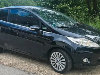Gebraucht Ford Fiesta Titanium 82 PS (60 kW) 2010 Schwarz Kleinwagen