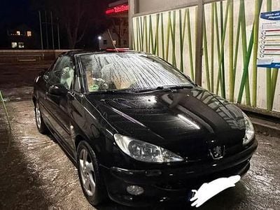 Gebraucht Peugeot 206 CC 108 PS (79 kW) 2002 Schwarz Cabrio