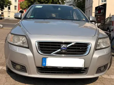 Gebraucht Volvo V50 109 PS (80 kW) 2010 Silber Kombi