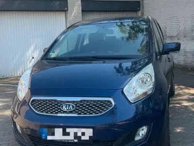Używany Kia Venga 128 KM (94 kW) 2010 Niebieski Hatchback
