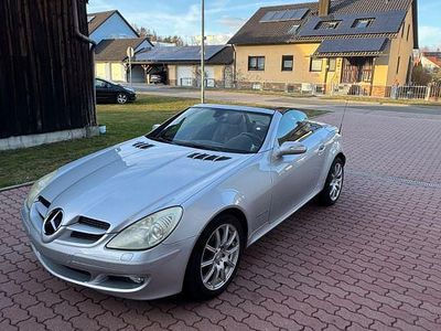 Second-hand Mercedes SLK200 163 CP (119 kW) 2004 Argintiu Cabrio