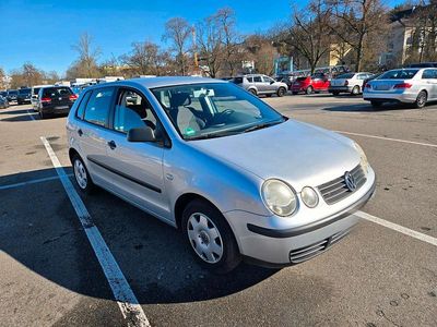 Gebraucht VW Polo 54 PS (39 kW) 2004 Silber Kleinwagen
