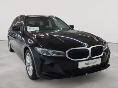 Gebraucht BMW 330 Sport Line 286 PS (210 kW) 2023 Schwarz uni Kombi