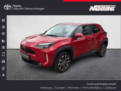 Gebraucht Toyota Yaris Cross Team 116 PS (85 kW) 2023 Rot SUV