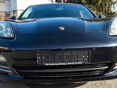 Second-hand Porsche Panamera 4 299 CP (219 kW) 2010 Negru Berlinǎ