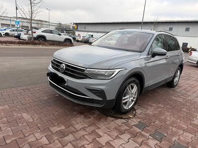 Gebraucht VW Tiguan 150 PS (110 kW) 2021 Grau SUV