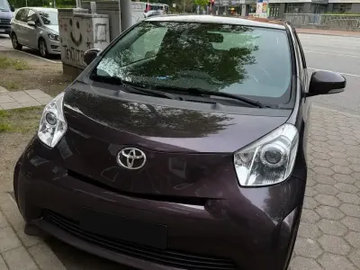 Gebraucht Toyota iQ 68 PS (50 kW) 2009 Violet Kleinwagen