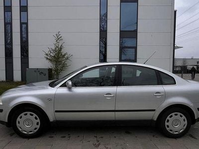 Usata VW Passat Trendline 101 CV (74 kW) 2003 Argento Berlina