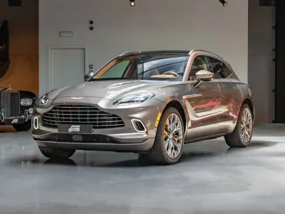 Gebraucht Aston Martin DBX 551 PS (405 kW) 2021 Grau SUV