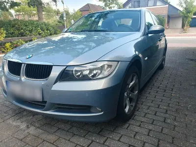 Gebraucht BMW 320 150 PS (110 kW) 2005 Blau Limousine