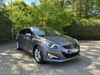 Gebraucht Hyundai i40 Premium 136 PS (100 kW) 2013 Grau Kombi