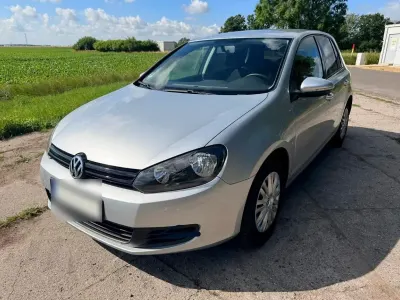 Gebraucht VW Golf VI 105 PS (77 kW) 2010 Silber Limousine