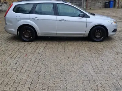 Używany Ford Focus 109 KM (80 kW) 2008 Srebrny Kombi