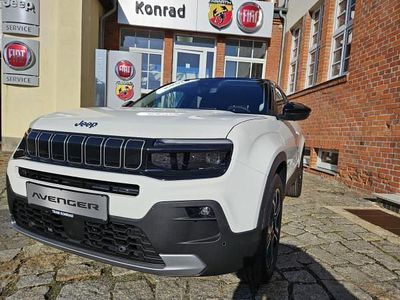 Neu Jeep Avenger EV Summit 114 kW (156 PS) 2025 Weiß (snow white/ dach schwarz) SUV