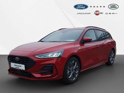 Fantastic red Gebraucht 2024 Ford Focus ST-Line X Limousine | 32.750 €