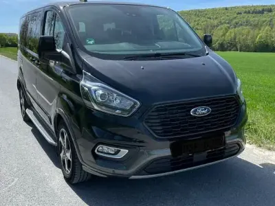 Gebraucht Ford Tourneo 170 PS (125 kW) 2023 Schwarz Van / Kleinbus