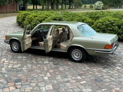 Gebraucht Mercedes 450 286 PS (210 kW) 1977 Grün Limousine