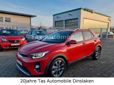 Gebraucht Kia Stonic Spirit 120 PS (88 kW) 2017 Signal red SUV