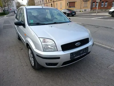 Gebraucht Ford Fusion Trend 80 PS (58 kW) 2003 Silber Kleinwagen