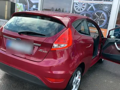 Usata Ford Fiesta 97 CV (71 kW) 2009 Rosso Berlina