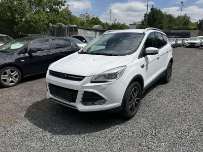 Gebraucht Ford Kuga Trend 120 PS (88 kW) 2016 Weiß SUV