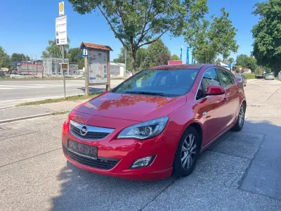 Gebraucht Opel Astra Sport 160 PS (117 kW) 2011 Rot Limousine
