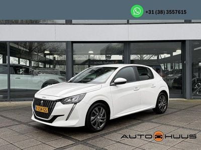 Gebraucht Peugeot 208 Active 102 PS (75 kW) 2021 Weiß Kleinwagen