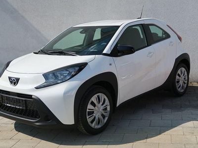 Gebraucht Toyota Aygo X Business Edition 72 PS (52 kW) 2024 Schneeweiß SUV