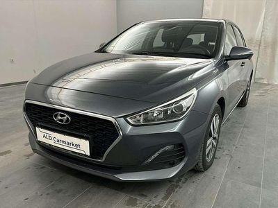 Micron grey / met Gebraucht 2019 Hyundai i30 Trend Limousine | 15.399 € (Etwas zu teuer)