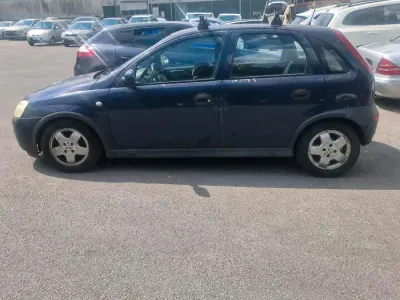 Brugt Opel Corsa 75 HK (55 kW) 2002 Blå Hatchback
