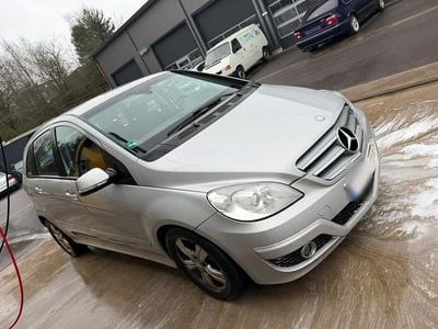 Gebraucht Mercedes B180 109 PS (80 kW) 2008 Silber Van / Kleinbus
