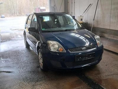 Gebraucht Ford Fiesta 69 PS (50 kW) 2008 Blau Kleinwagen