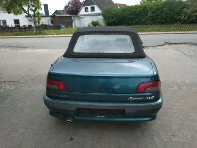 Gebraucht Peugeot 306 Cabriolet 101 PS (74 kW) 1995 Grün Cabrio